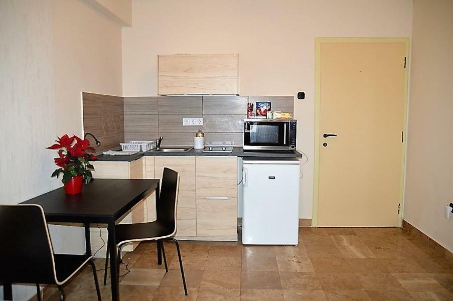 Downtown Apartments Superior Gyor Exterior photo